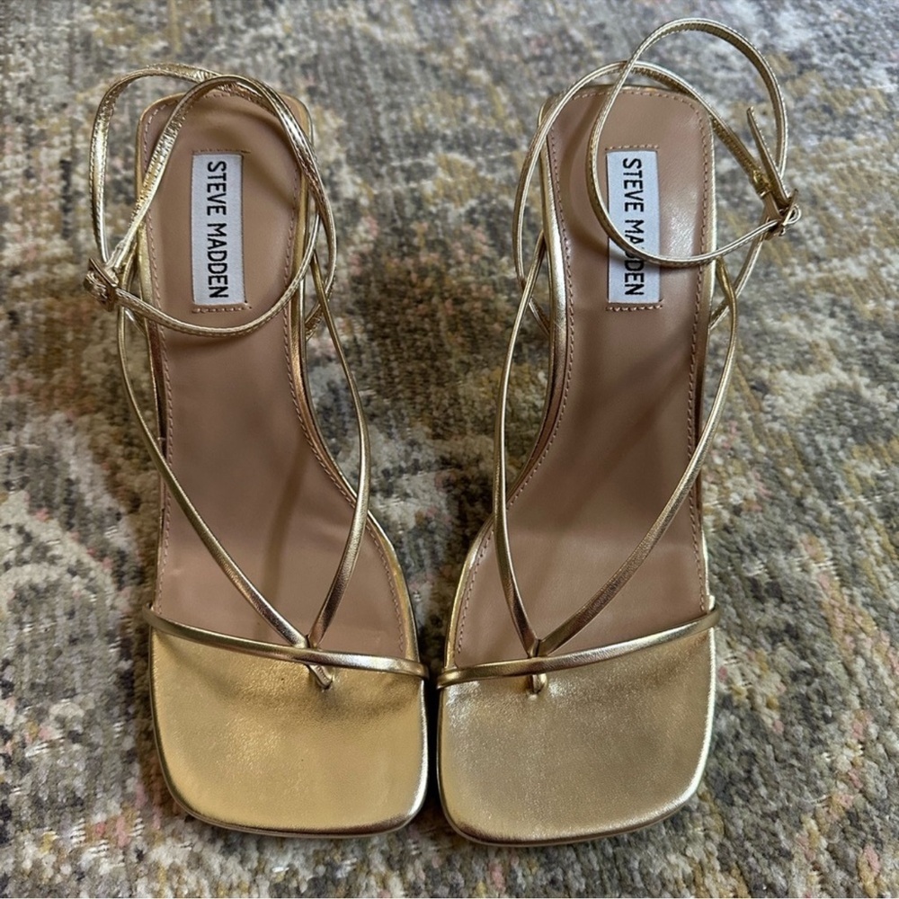 Steve Madden Annie Gold Strappy Square Toe Heels 9